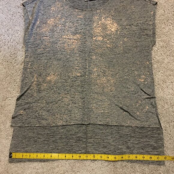 Dantelle Shimmery Knit Turkish High Low Top - Picture 14 of 15